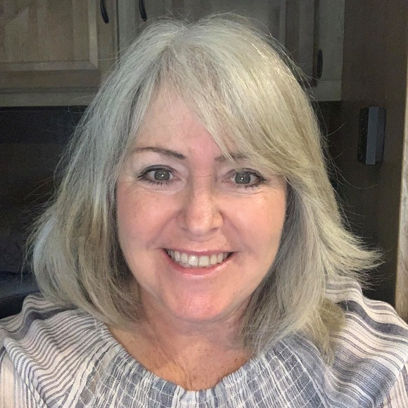 Profile Picture of Karen Trainor (@bandit20) on Poshmark