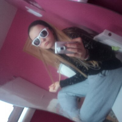 Profile Picture of Dumont Laura (@LauraDrewJustin) on Twitter