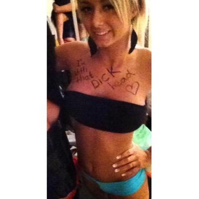 Profile Picture of Shelly (@sacha_harker) on Twitter