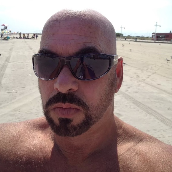 Profile Picture of Paul Depinto (@pauleede) on Poshmark