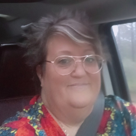 Profile Picture of Lisa Simpson (@simpson_lisa) on Poshmark