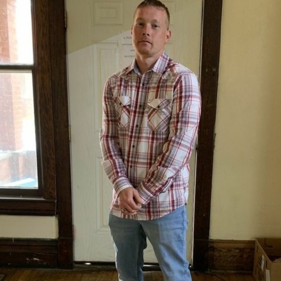 Profile Picture of Jimmy Cline (@jimmycline276) on Poshmark