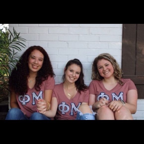 Profile Picture of Puahina Shiver (@puahina) on Poshmark