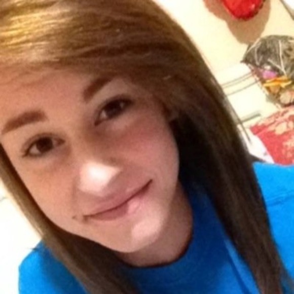 Profile Picture of Ashley Huber (@shleeehuber) on Poshmark