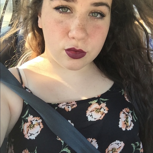 Profile Picture of Hailey Pantazis (@_haileyyyy_24) on Poshmark