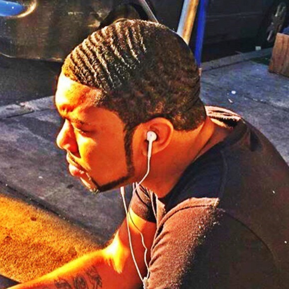 Profile Picture of Anthanthony Modeste (@1090ways) on Poshmark