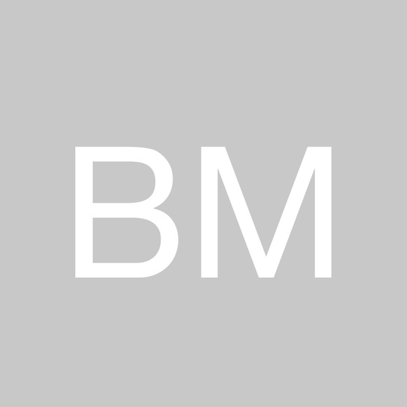 Profile Picture of Becky Malamut (@bsmalamut) on Poshmark