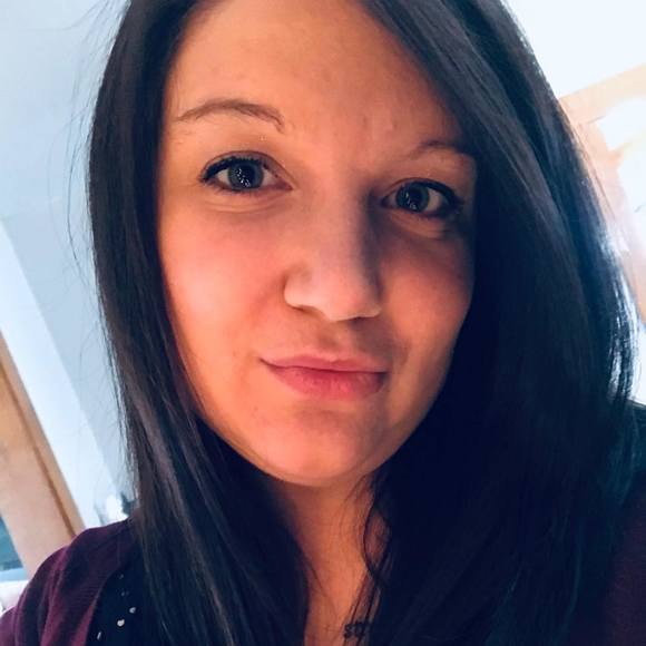 Profile Picture of Nicole Hoyman (@nmichelle84) on Poshmark