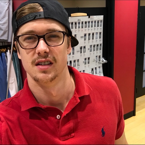 Profile Picture of Jesse Wendt (@designerplug710) on Poshmark