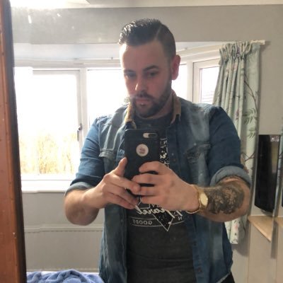 Profile Picture of John Currie (@cuzzo86) on Twitter