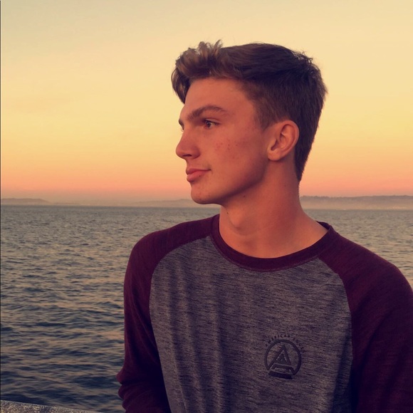 Profile Picture of Zachary Hancock (@zacharyhancock) on Poshmark