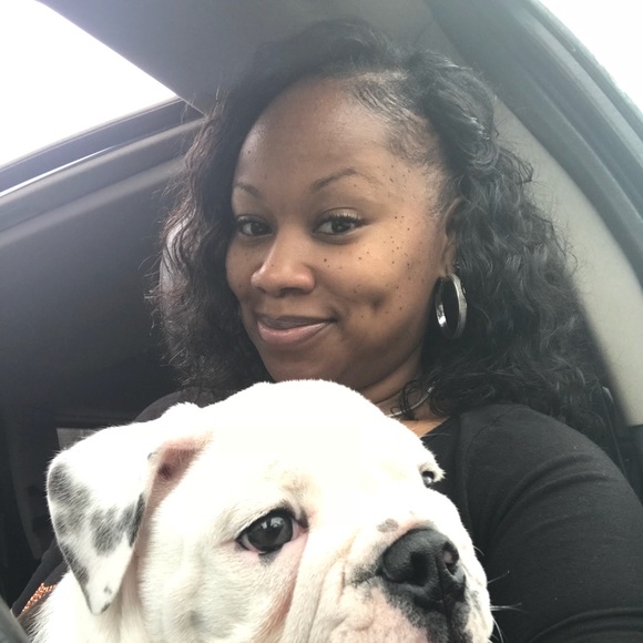 Rashida Thompson - Poshmark Profile Picture of Rashida Thompson (@honee404) on Poshmark