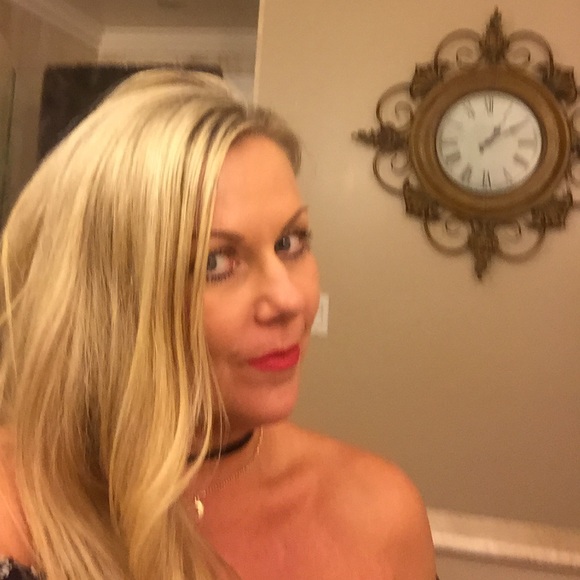 Profile Picture of Tanya Campbell (@tanyacambell) on Poshmark