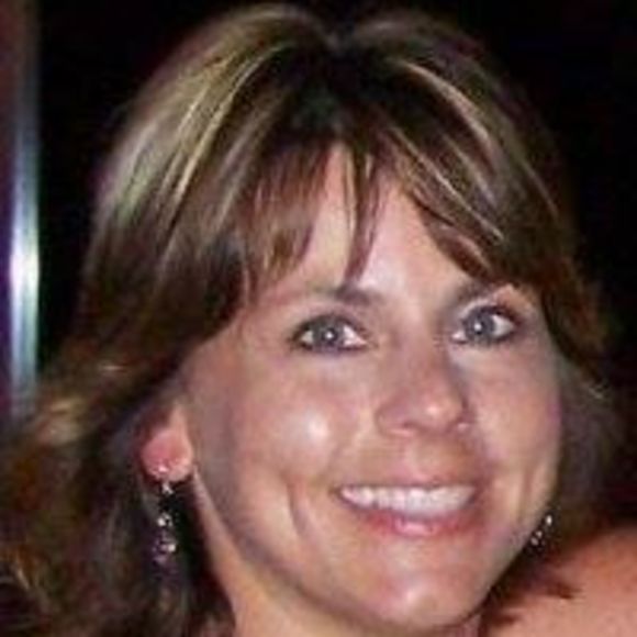 Profile Picture of Tammy Schroeder (@tammy_lynne1) on Poshmark