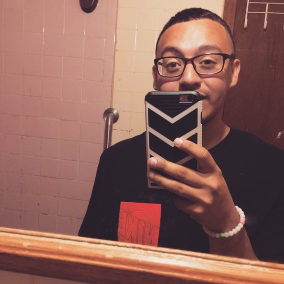 Profile Picture of Mark Velasquez (@markv643) on Poshmark