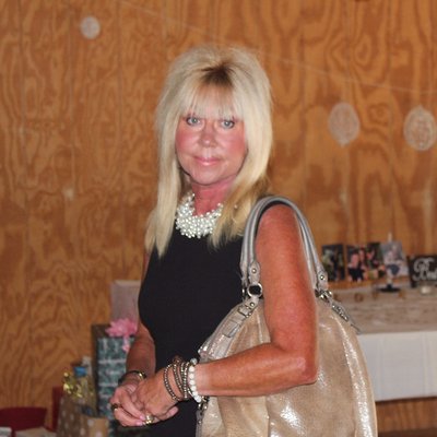 Profile Picture of Lisa (@slick1lisa) on Twitter