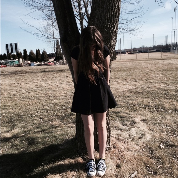 Profile Picture of Lauren Mondello (@lauren__faith) on Poshmark