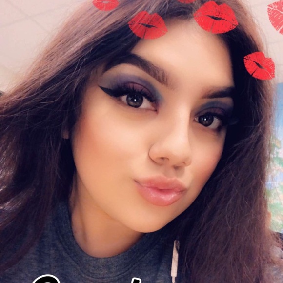 Sabrina Sanmiguel - Poshmark Profile Picture of Sabrina Sanmiguel (@sabrinaabby1) on Poshmark