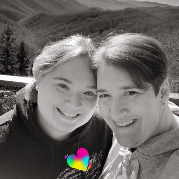 Profile Picture of Tara Baker (@taraj2004) on Poshmark