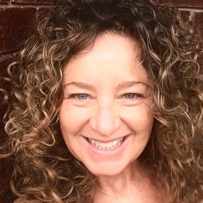 Profile Picture of Debra McKee (@birdMcbee) on Twitter