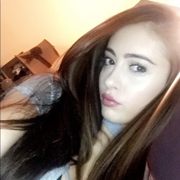 Profile Picture of Jessica Bittner (@jessbitt) on Poshmark