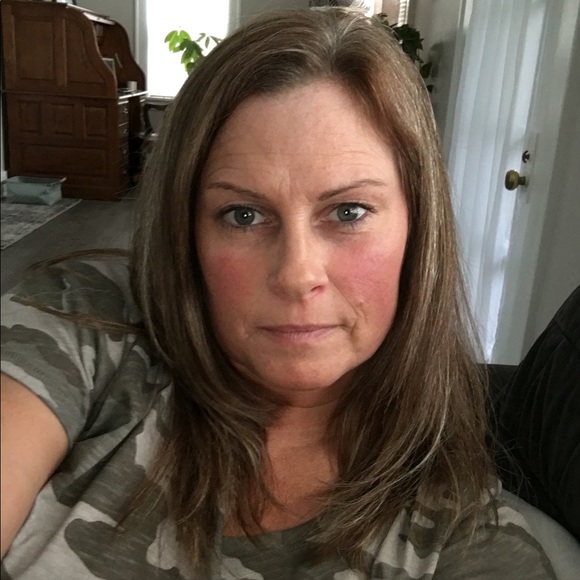 Profile Picture of Koni Sosinski (@sosinski7) on Poshmark