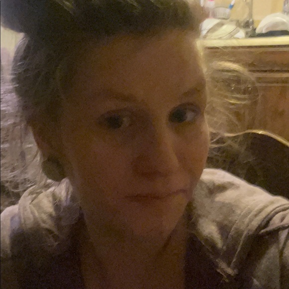 Profile Picture of Sarah Coffman-murphree (@rahbaby1331) on Poshmark