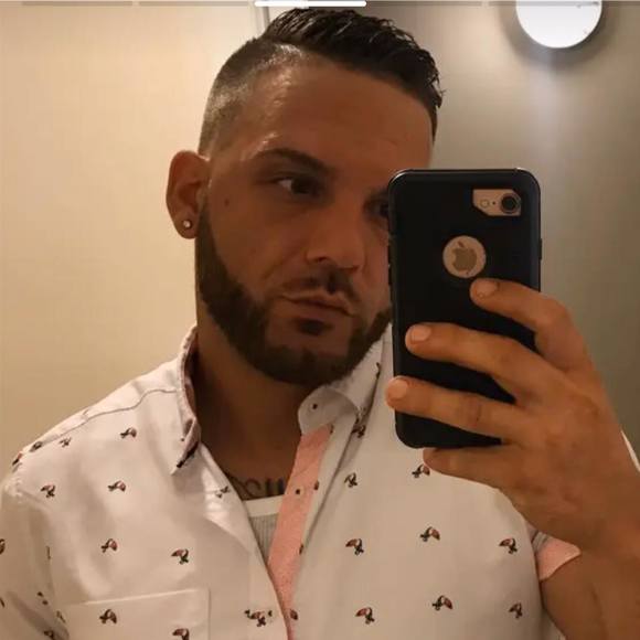 Nathan Araujo - Poshmark Profile Picture of Nathan Araujo (@sonic13203) on Poshmark