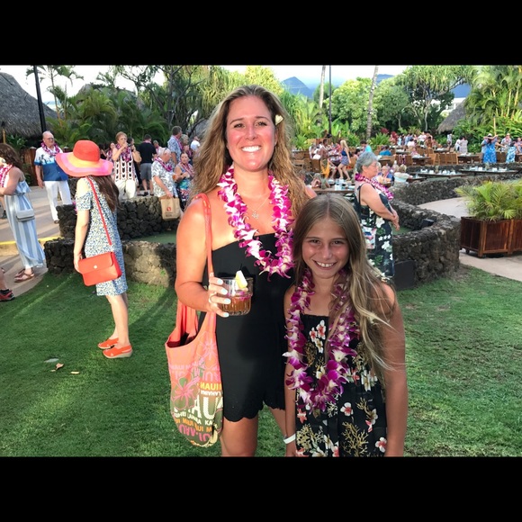 Profile Picture of Kelly Simon (@kelkelsimon) on Poshmark