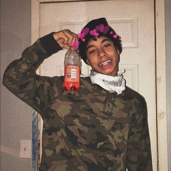 Profile Picture of Jolexy Largaespada (@jolexyl04) on Poshmark