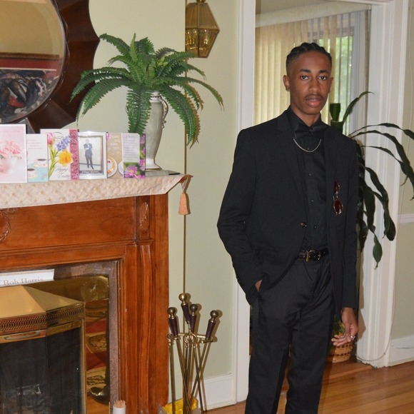 Profile Picture of Julian Harris (@juju914) on Poshmark