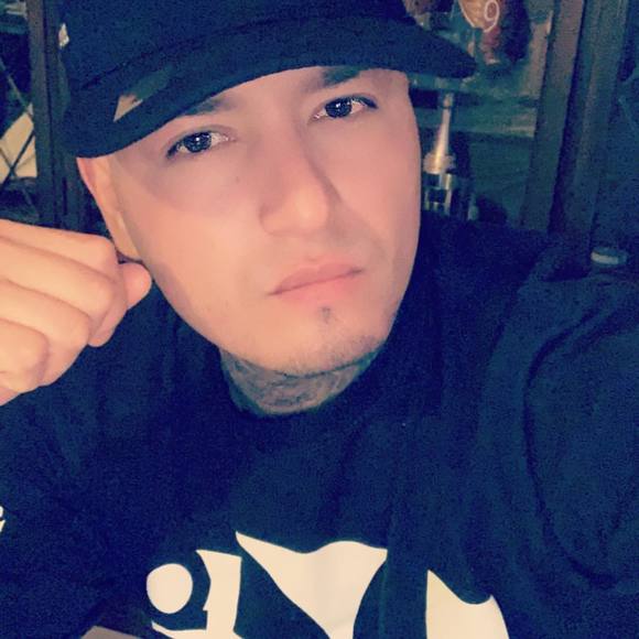 Profile Picture of Luis Roa (@luisroa) on Poshmark