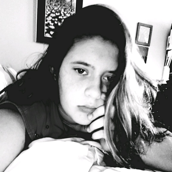 Profile Picture of Taylor Giles (@taylornicole101) on Poshmark