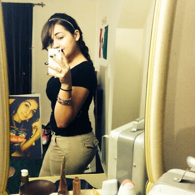 Profile Picture of Cassandra Farias (@IamOneofakindx3) on Twitter