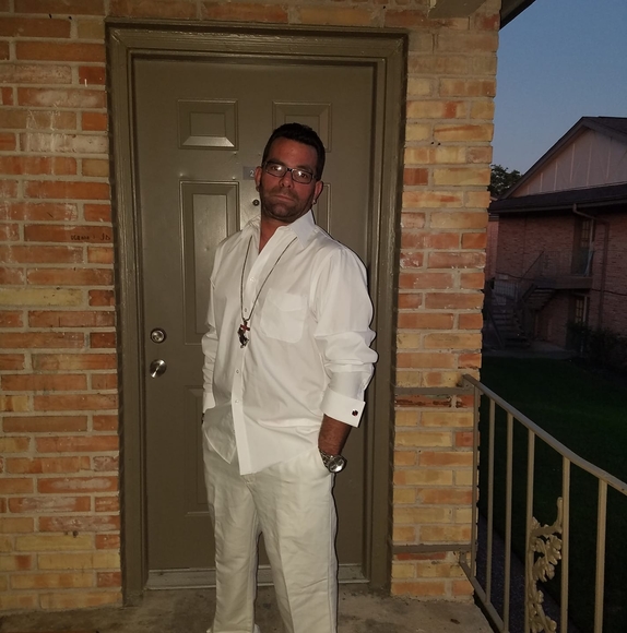 Profile Picture of David Swords (@davidswordsjefe) on Poshmark