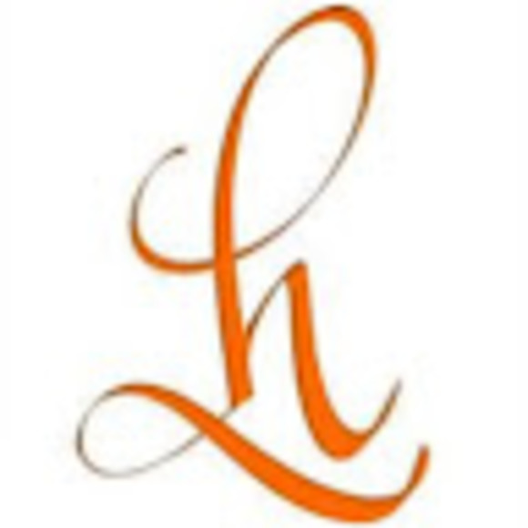 Profile Picture of Rebecca Hullihen (@mrshullihen) on Poshmark