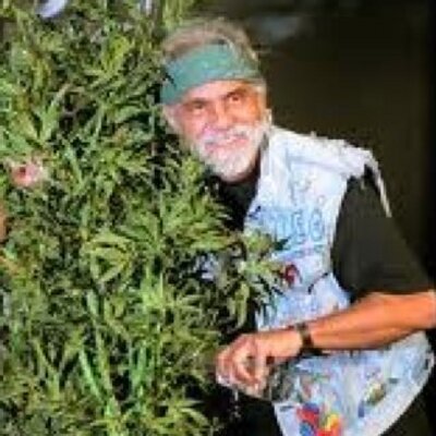 Profile Picture of Tommy Chong (@MagicalHerbMan) on Twitter