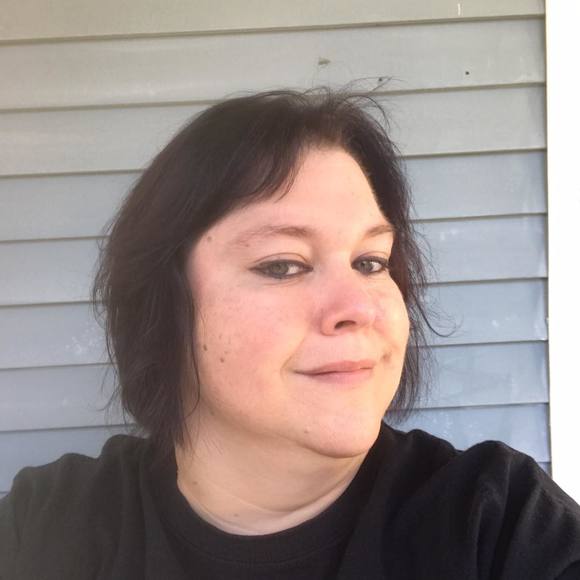 Profile Picture of Anna Braitling (@anna75braitling) on Poshmark