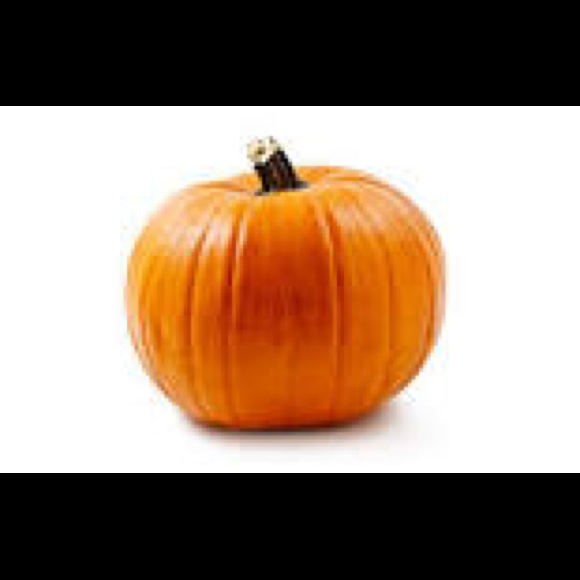 Profile Picture of Siena Tang (@supersippy68) on Poshmark