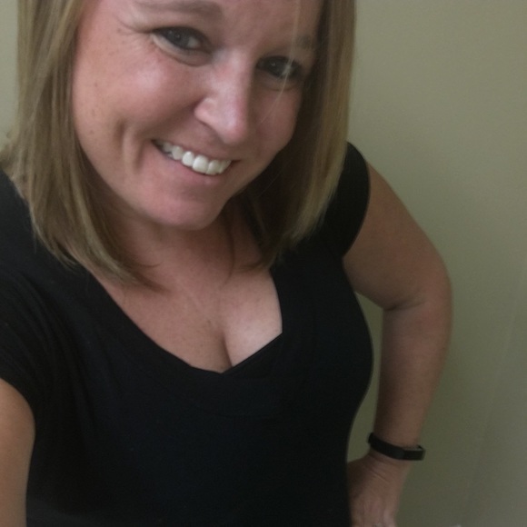 Profile Picture of Marie Brabble (@pmbrabble) on Poshmark