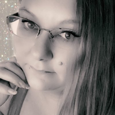 Profile Picture of Shanna Marie Newman (@ariel_allonsy) on Twitter
