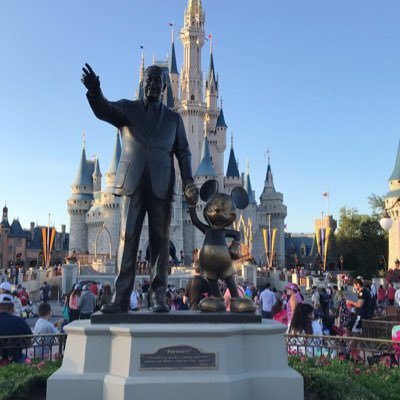 Profile Picture of Heather And The Mouse (@heatherandmouse) on Twitter