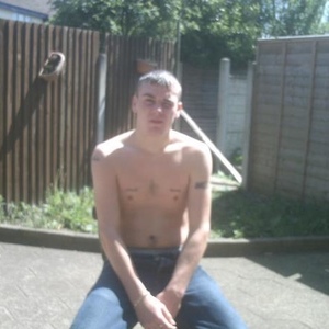 Profile Picture of Aaron Sutcliffe (@azza_sexc) on Myspace