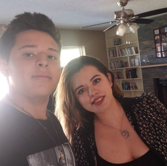 Profile Picture of Aaron Tovar (@aaront6464) on Poshmark