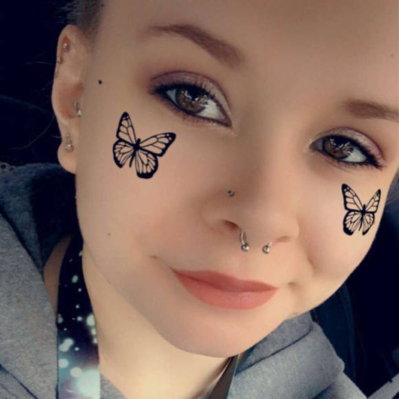 Profile Picture of Melinda Morarie (@melinda_morarie) on Poshmark