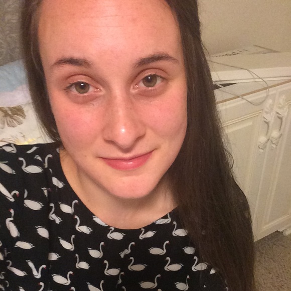 Profile Picture of Amber Boyd (@amboo_alga) on Poshmark