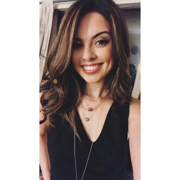 Profile Picture of Alexandria Chavarin (@achavarin121) on Poshmark