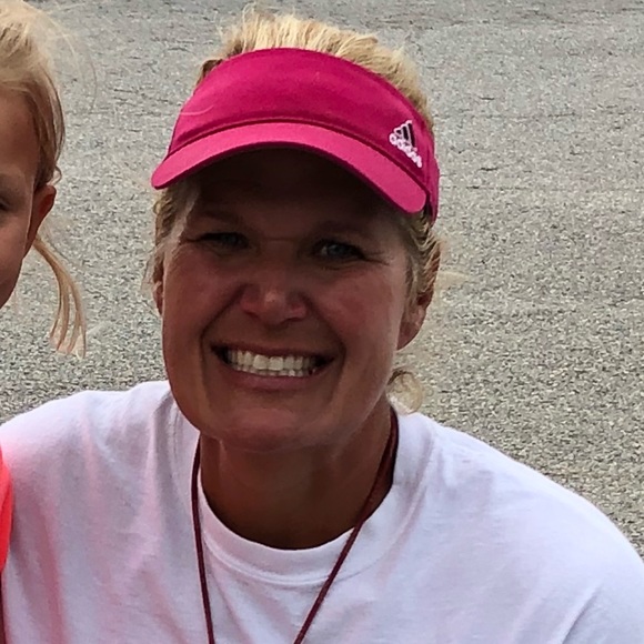 Profile Picture of Christi Horsting (@missravensmom) on Poshmark