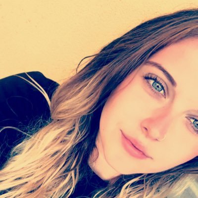 Profile Picture of Alice Nightingale (@hsihevsnxh) on Twitter
