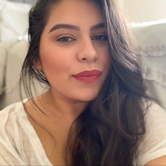 Profile Picture of Thalia Granillo (@tgranillo9) on Poshmark